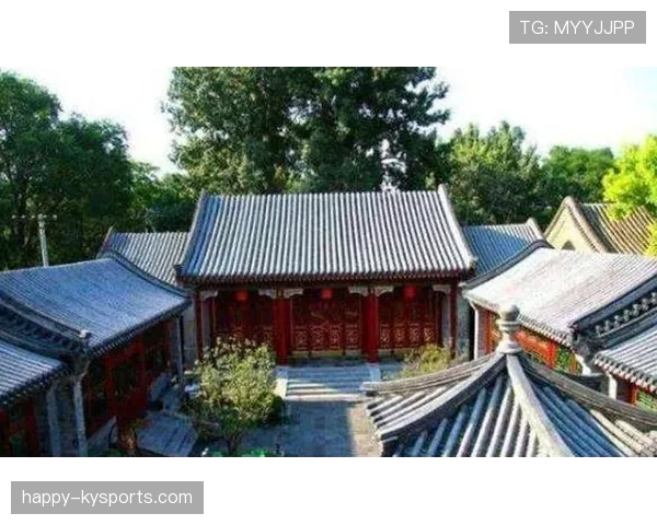 邢傲伟退役后住进北京四合院，每天五点起床练功，邻居以为闹鬼